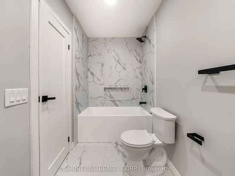 608 Raphael Ave #UPPER — Photo 17