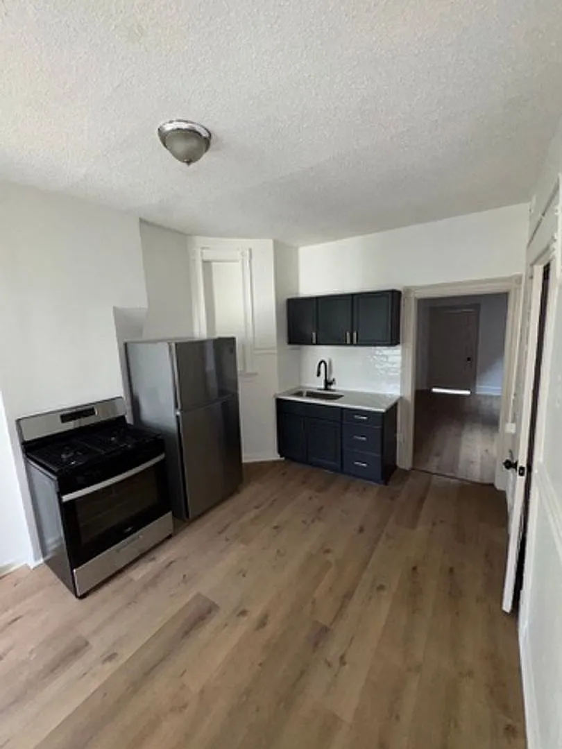 2909 Gravois — Photo 3