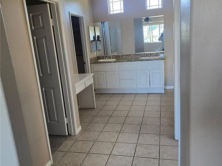 15179 Cerritos St — Photo 11