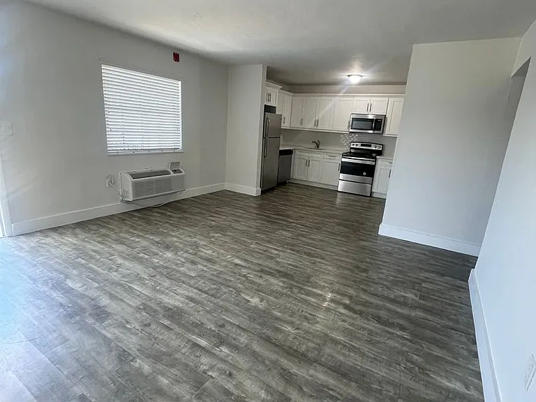 3270 W Trade Ave — Photo 23