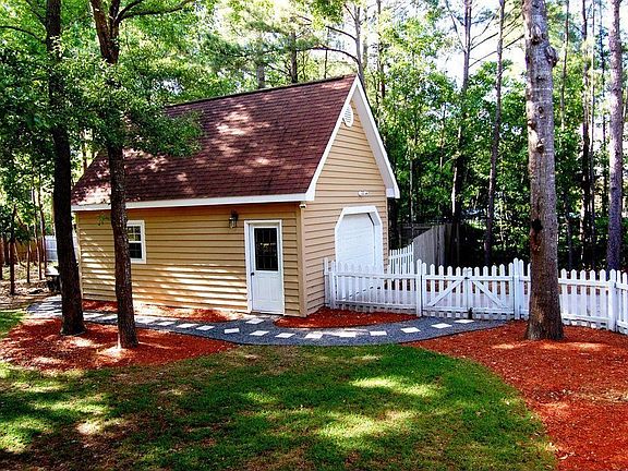 Detached Garage