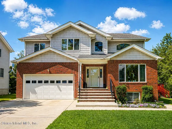 26 Ficarelle Dr, Staten Island, NY 10309