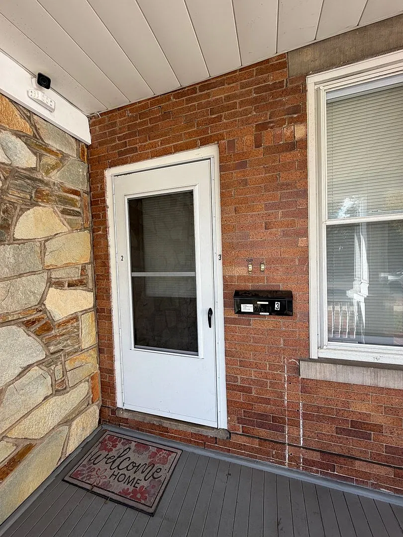 1904 Greenwood Ave — Photo 2