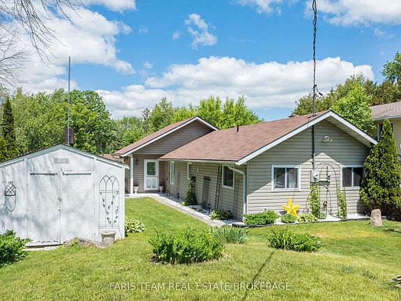 2nd image of 4654 Iron Bridge Ln