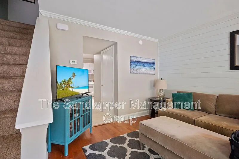 2 bed, 1.5 bath, 898 sqft, $2,500 — Photo 4