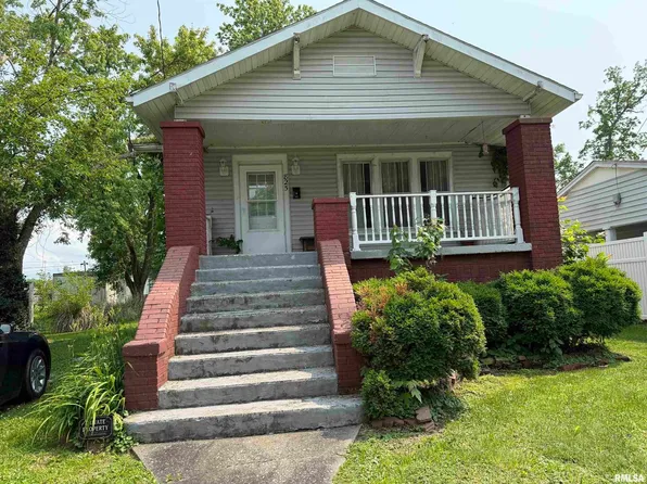 825 W Sloan St, Harrisburg, IL 62946