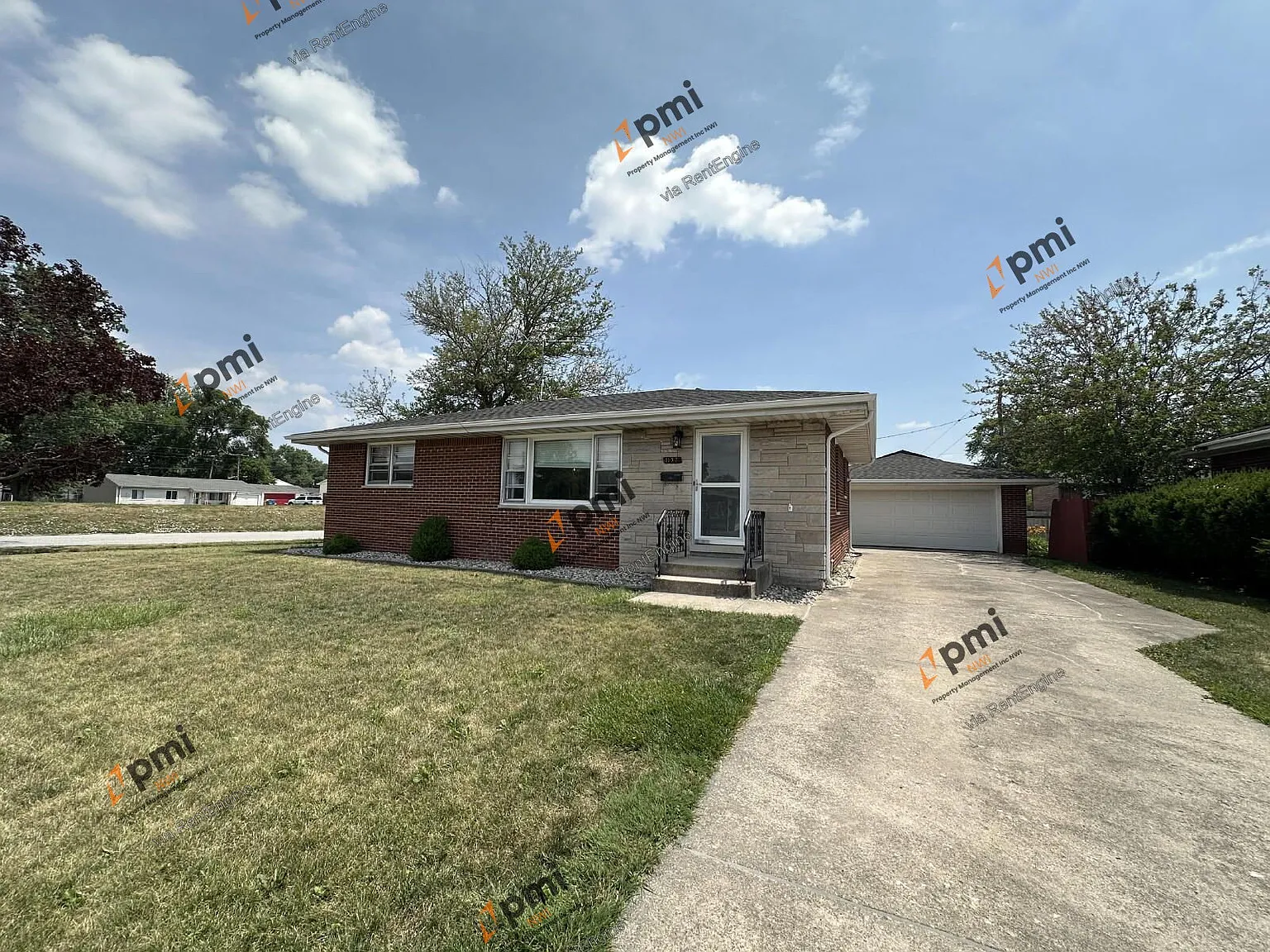 3 bed, 1.0 bath, 1640 sqft, $2,025 — Photo 1