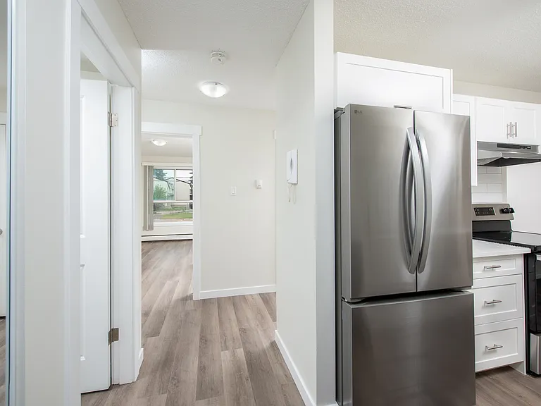 6 Gainsborough Ave — Photo 4