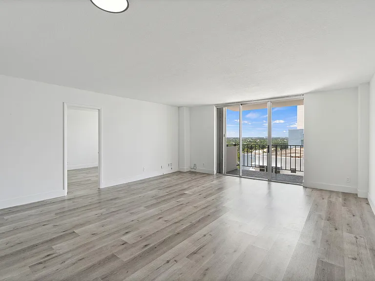 1900 S Ocean Blvd #10J — Photo 5