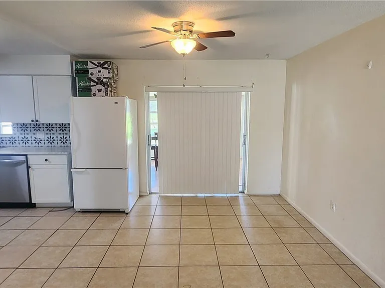 1005 E Jasmine Rd — Photo 3