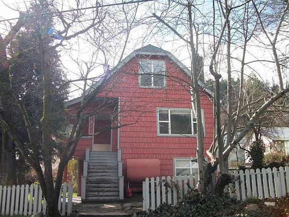 Entrance from Dunsmuir Av