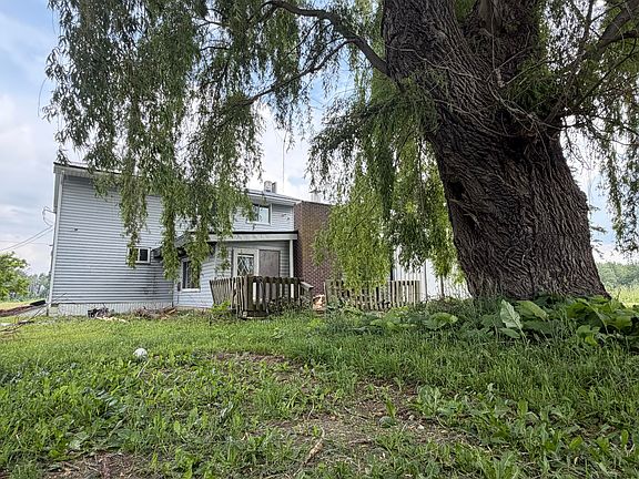 3rd image of 19525 W Pierson Rd