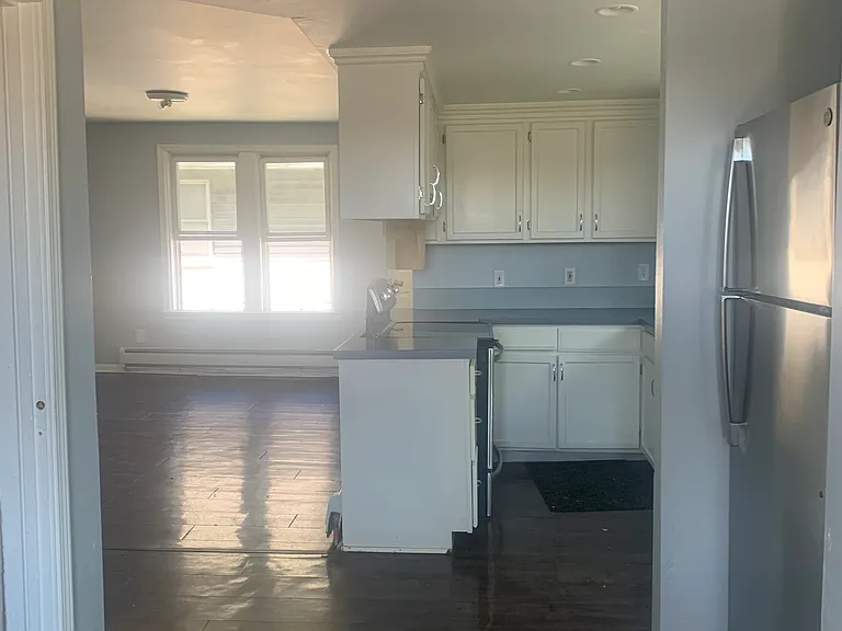 208 N Linn St — Photo 6