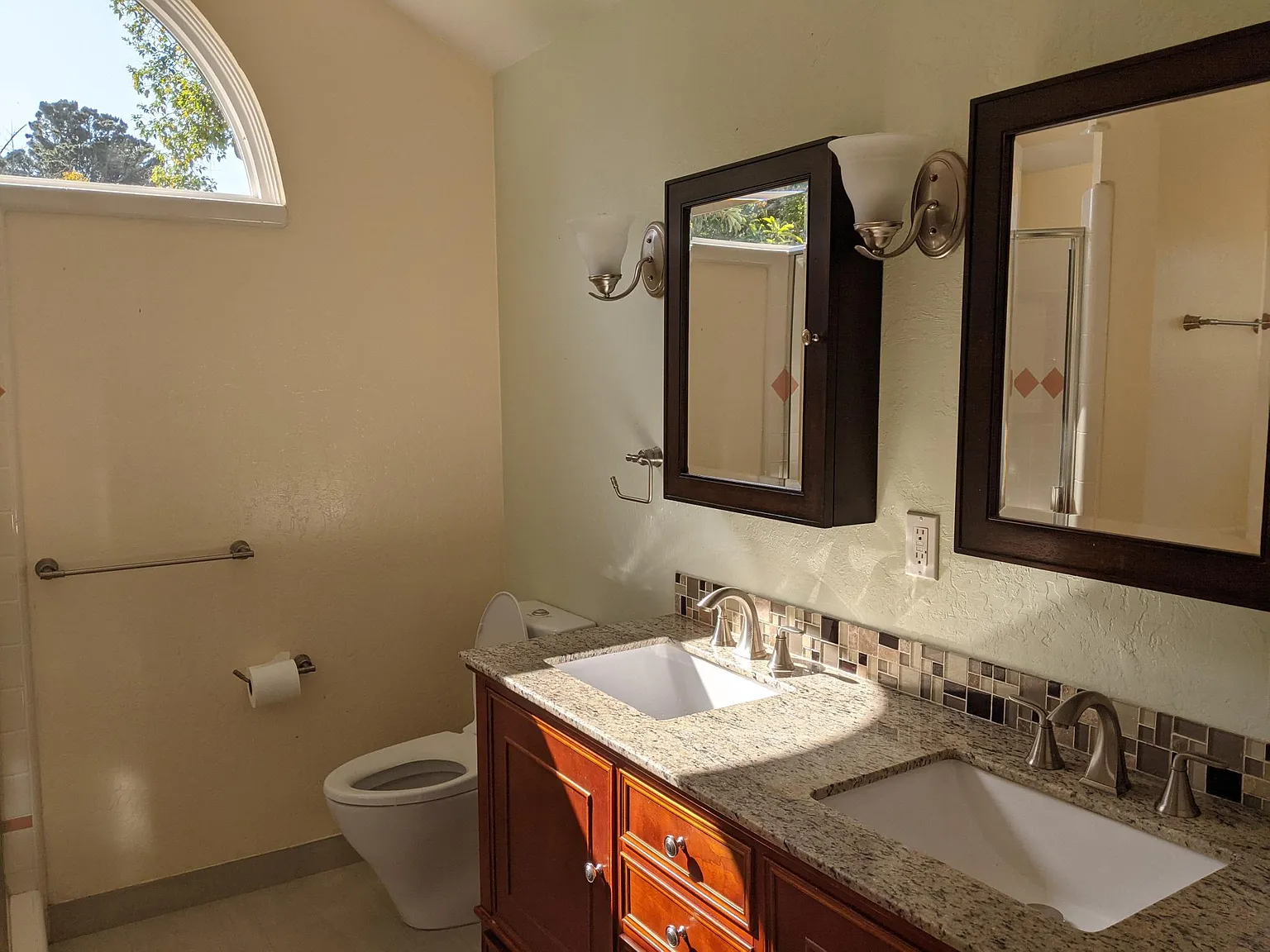 3 bed, 1650 sqft, $7,600 — Photo 4