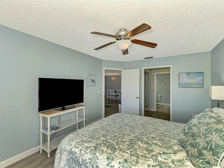 5761 Avista Dr #5761 — Photo 37