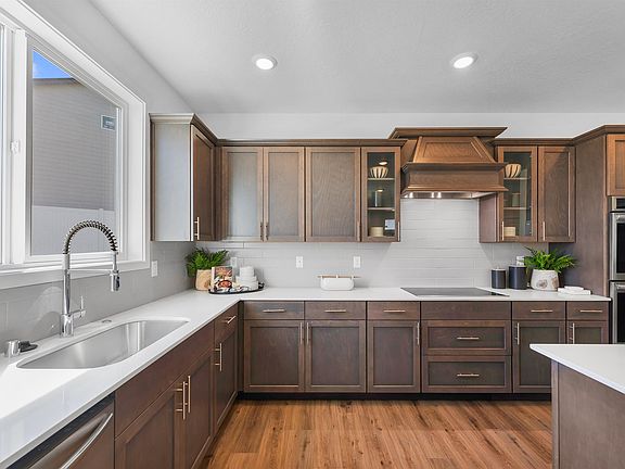 5th image of 10525 N Beaverhead Rd