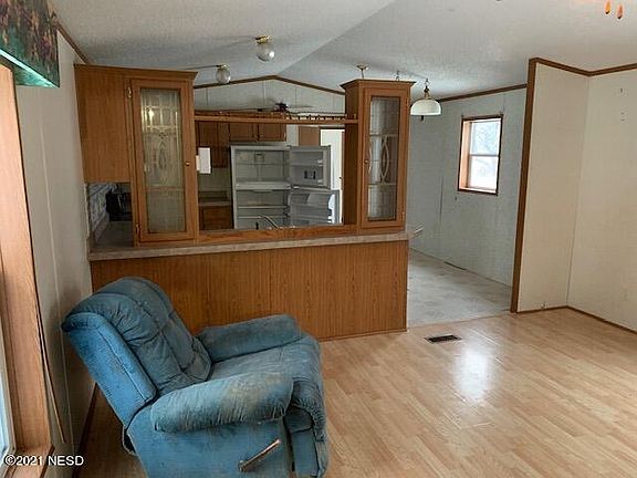 5th image of 47605 177th St