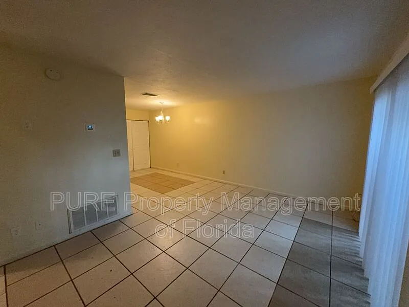 2 bed, 1.0 bath, 808 sqft, $995 — Photo 4