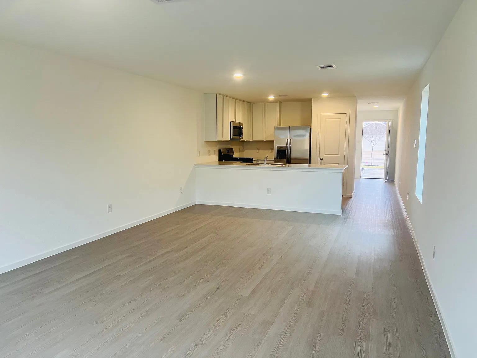 3 bed, 1510 sqft, $1,855 — Photo 3