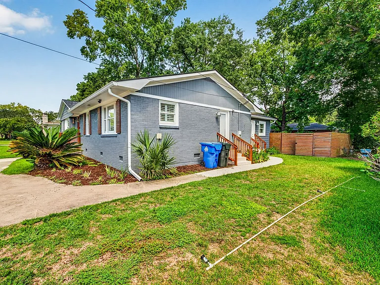 1118 Browning Rd — Photo 5
