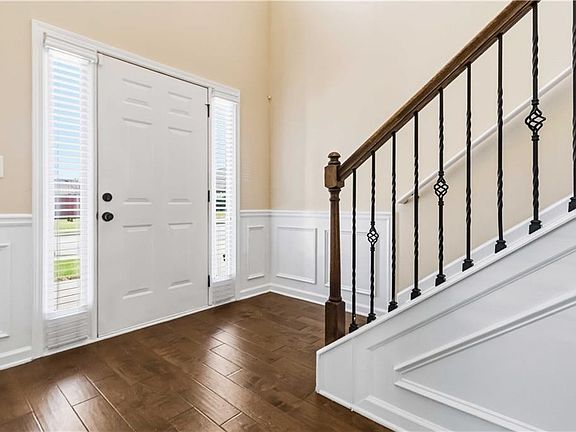 3rd image of 270 Sylvan Loop