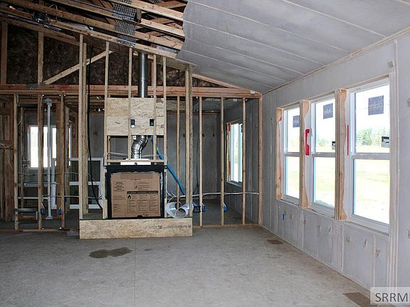 3rd image of 1047 S Paul Revere Ln