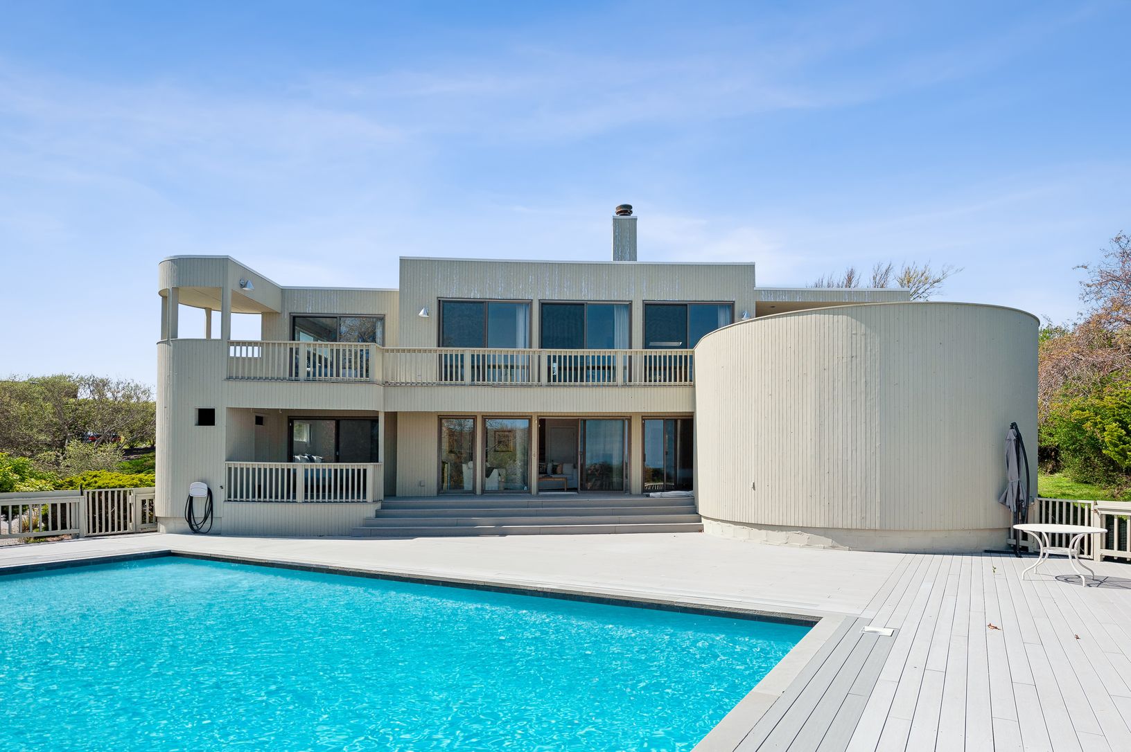  ocean views from swimming pool and decks