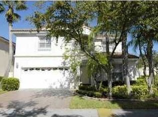 1055 W Lake St, Hollywood, FL 33019