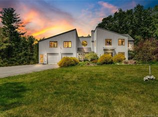 145 Chestnut Tree Hill Rd, Oxford, CT 06478