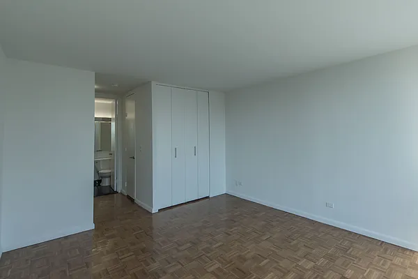 Rented by Solow Realty | media 27