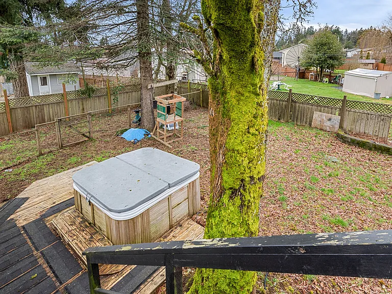 2129 Fitzgerald Ave — Photo 6