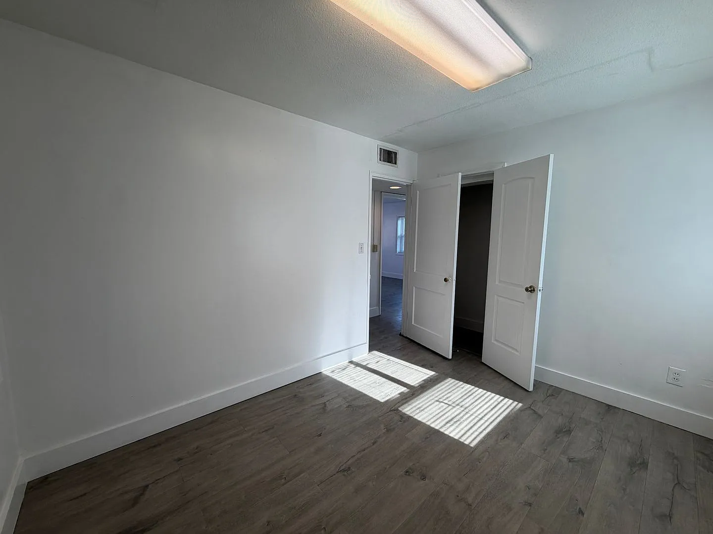 Live Here, Work Here! — Photo 3