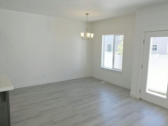 3rd image of 4758 E Hidden Loop Rd