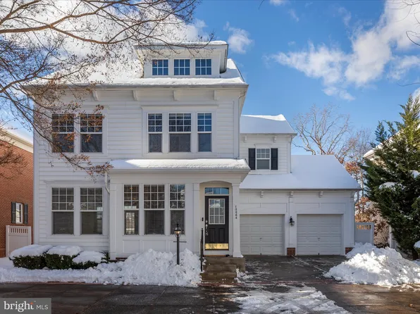 10064 Orland Stone Dr, Bristow, VA 20136