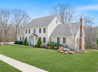 12 Whaler Rd, Mystic, CT 06355