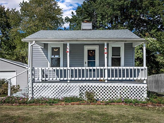 2nd image of 3917 Central Ln