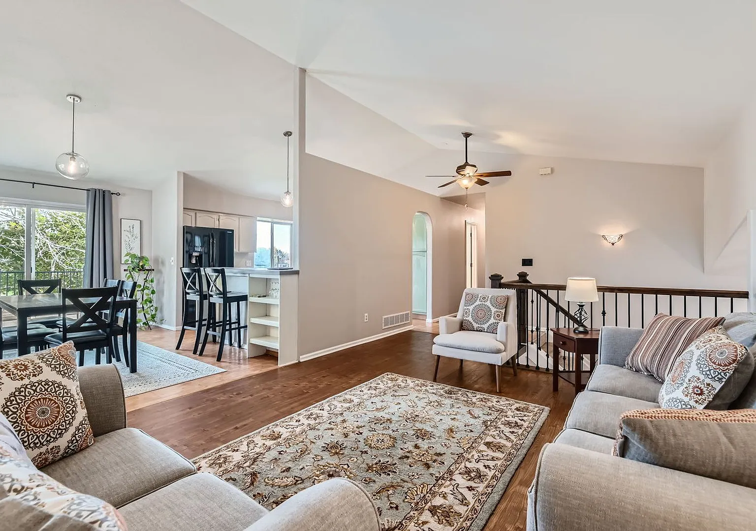 Stunning 4 BDR Fully Furnished Home in Broomfield — Photo 1