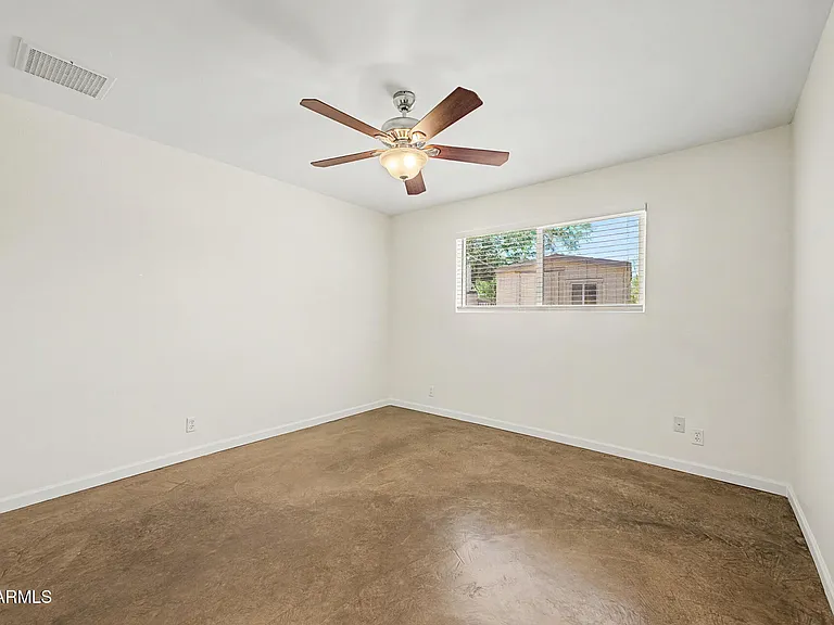 29 E Foothill Dr — Photo 15
