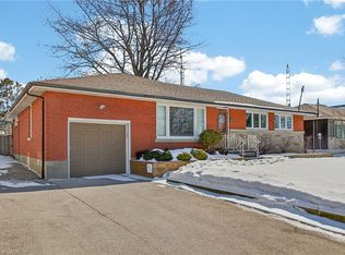 113 Glancaster Rd, Hamilton, ON L9G3K9