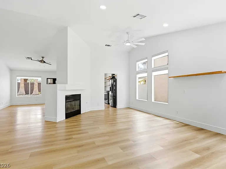 4818 Carefree Dr — Photo 5