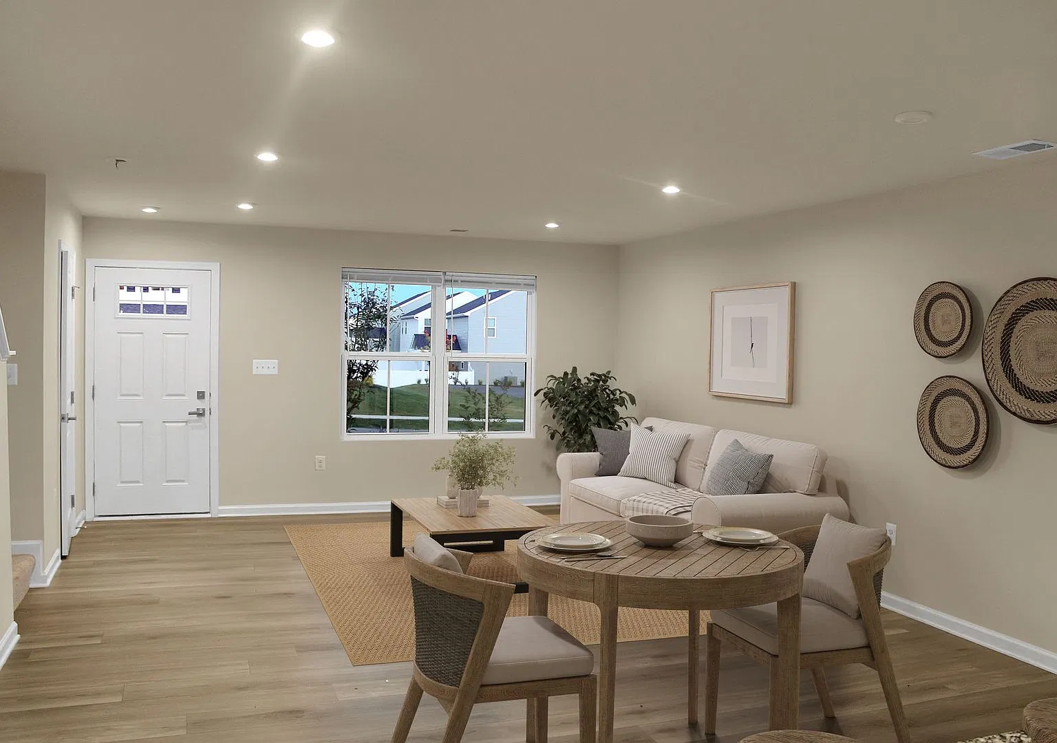 Incentive: 1/2 Month Rent Credit — Photo 3