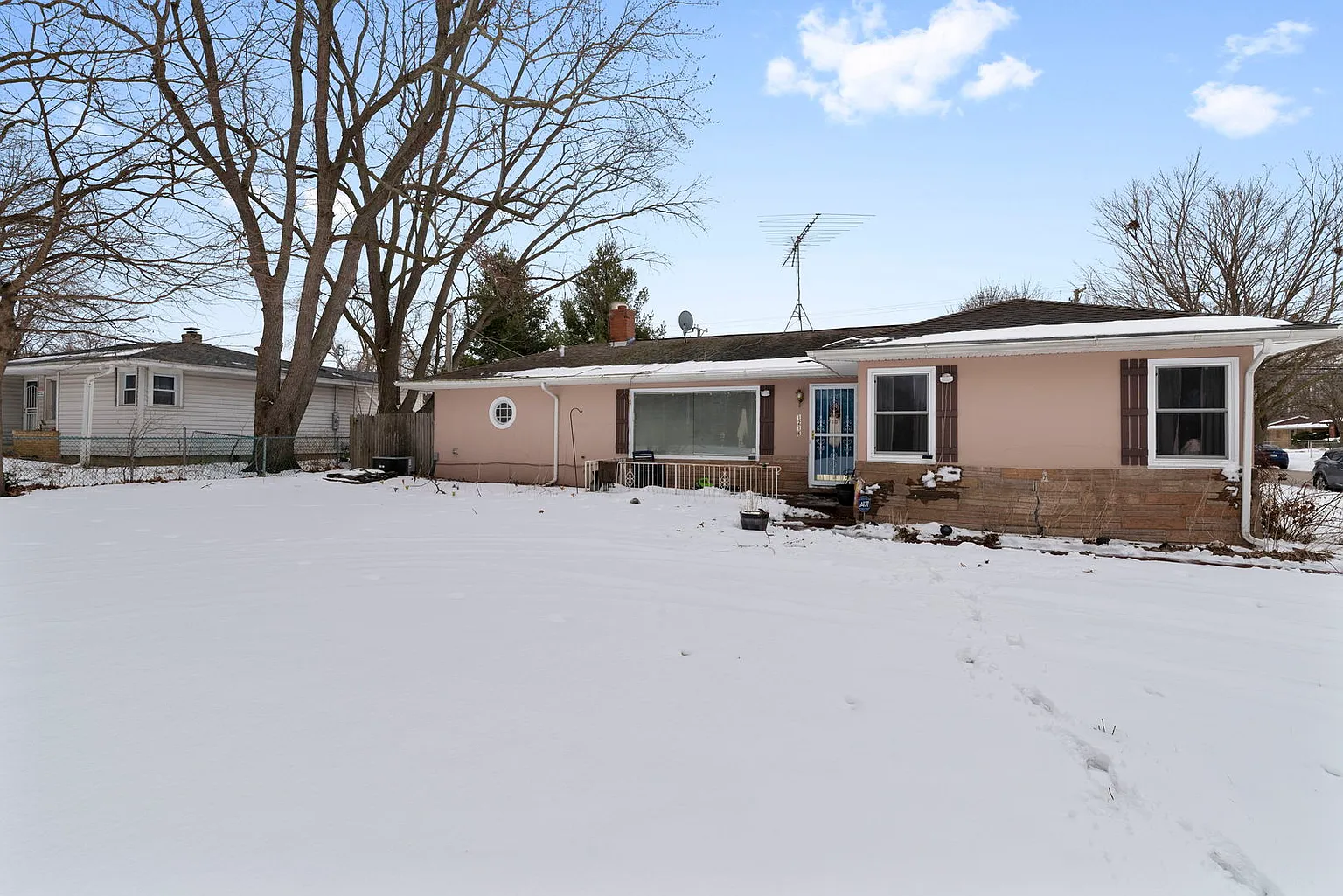 1215 Carmel Blvd photo 1