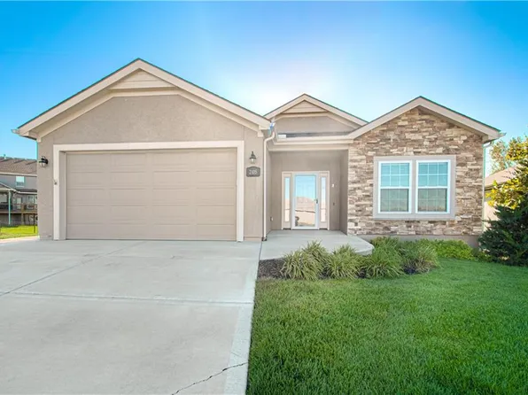 2105 Greenfield Pt, Kearney, MO 64060