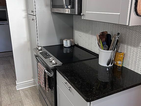 5th image of 1408 SW Amhurst Rd