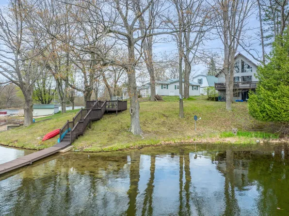 15195 Becker Dr, Mecosta, MI 49332