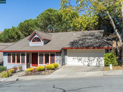21 Via Barcelona, Moraga, CA, 94556