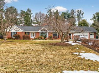 829 Greenway Cir, Waynesboro, VA 22980