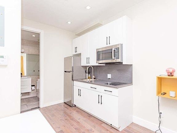 4th image of 1142 Lafayette Ave #A2