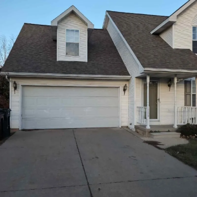 3 bed, 1.5 bath, $1,599 — Photo 2
