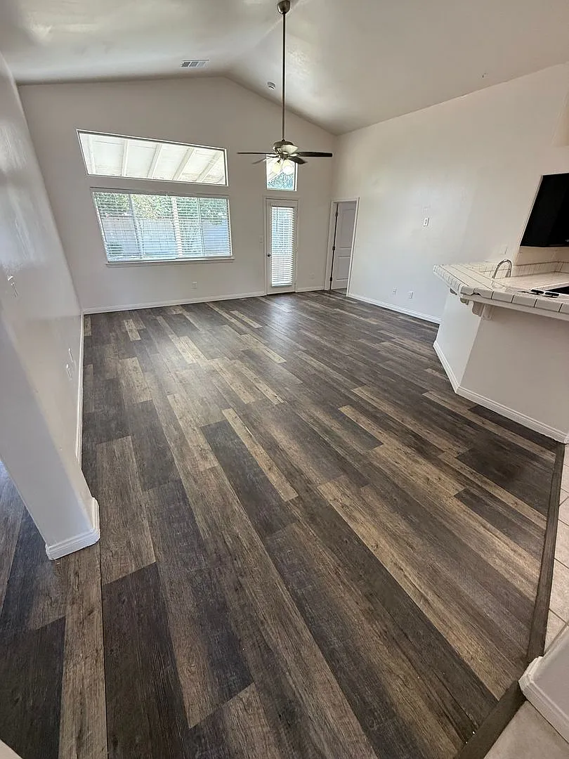 Beautiful Home in Fairway Oaks - Calloway Dr & Marby Grange Area - Northwest Bakersfield — Photo 4